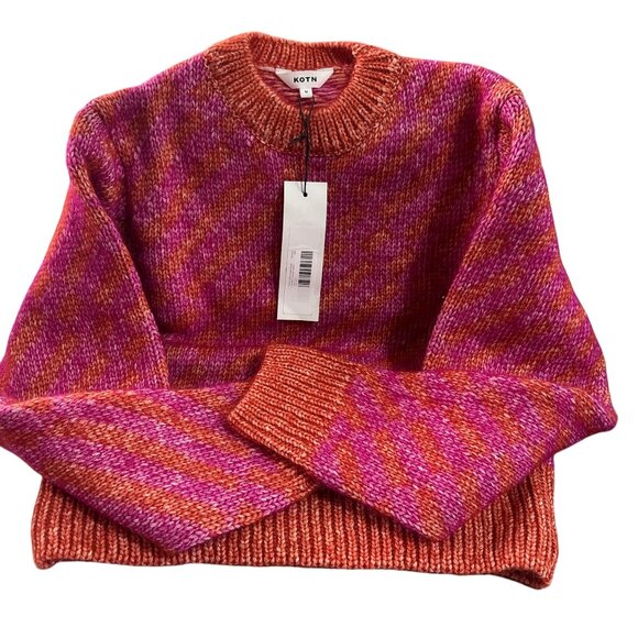 Kotn Women's Asilah Cropped Sweater in Chili/Fuchsia - Medium - NWT - Picture 1 of 2